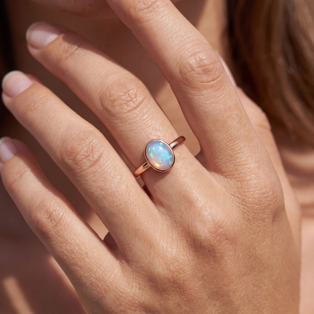 True Flame Oval Ring Crystal Opal Oro rosa
