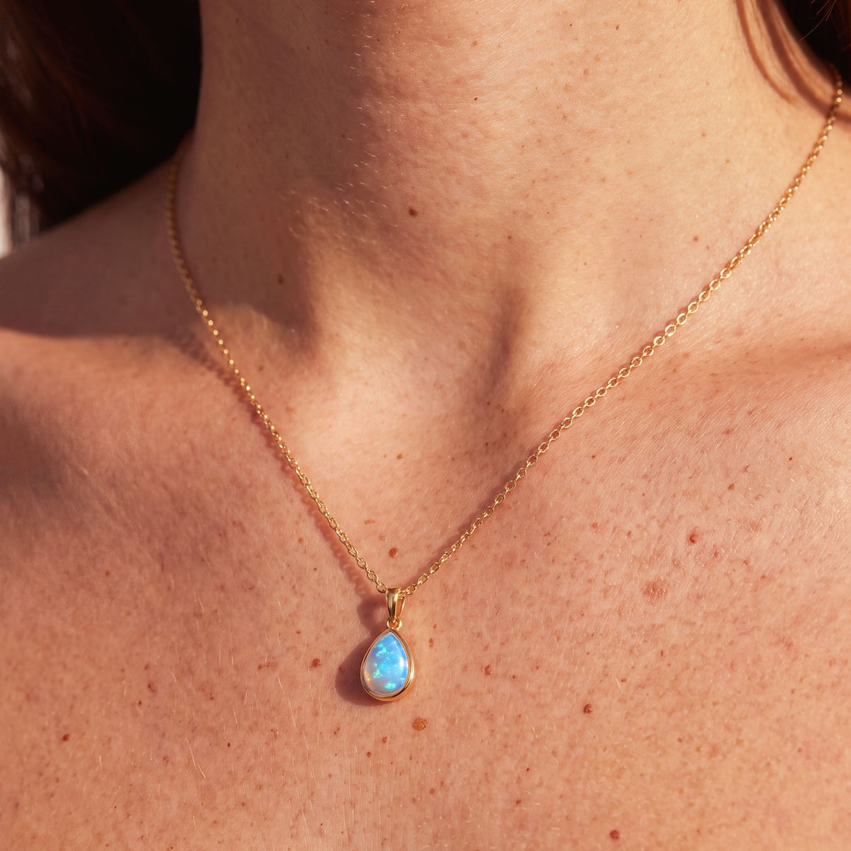 True Flame Pear Necklace Crystal Opal Oro