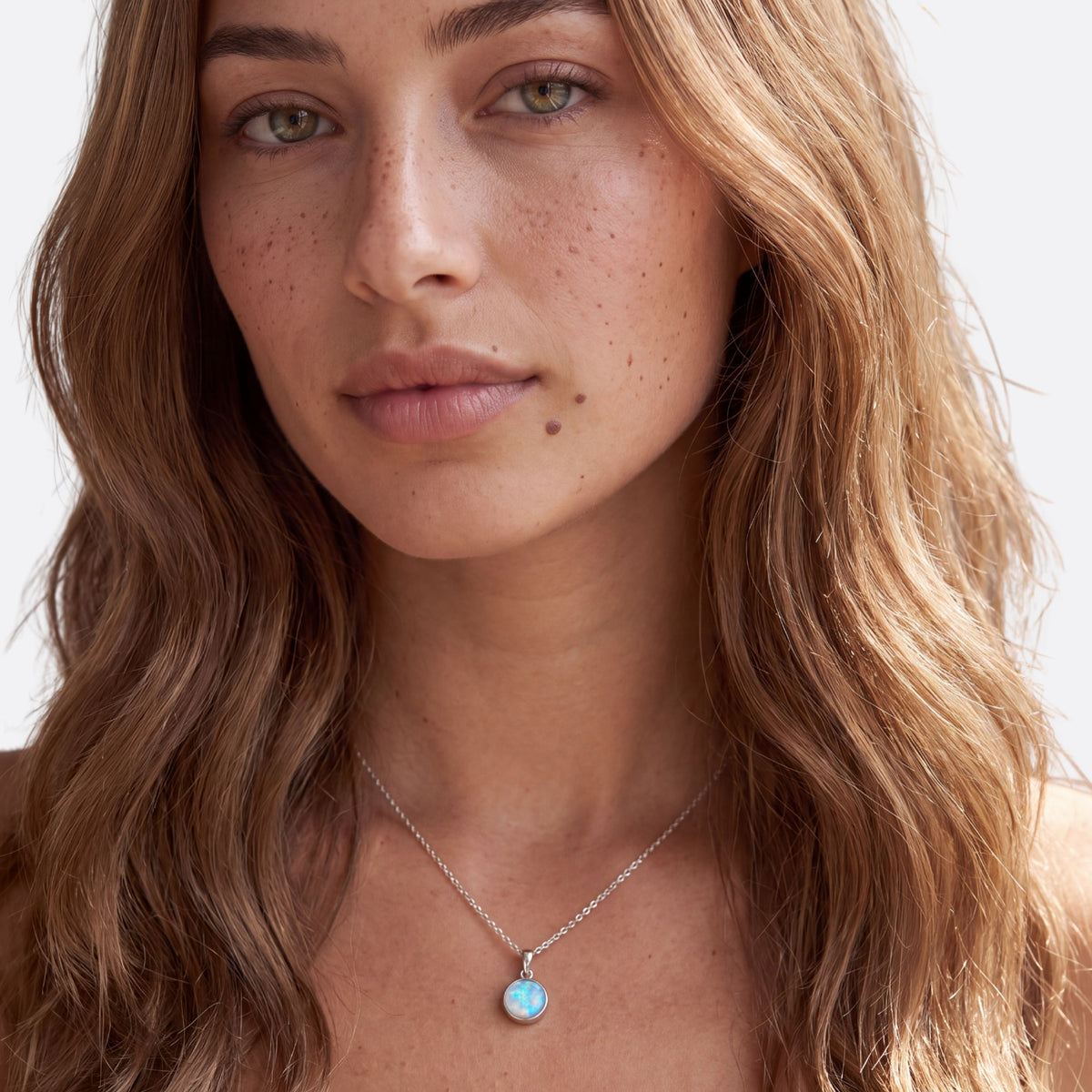 True Flame Round Necklace Crystal Opal Silber