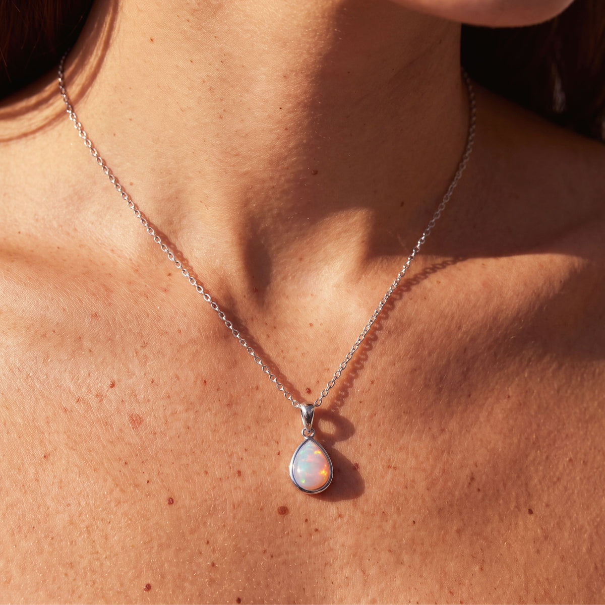 True Flame Pear Necklace White Opal Argento