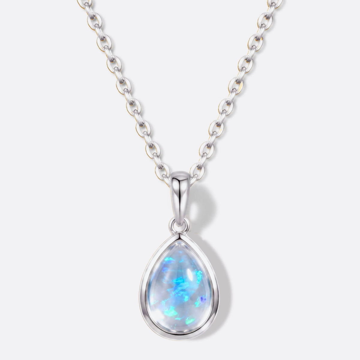 True Flame Round Necklace White Opal Oro