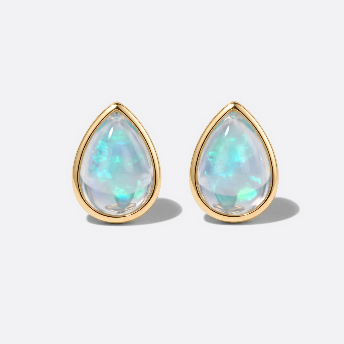 Crystal Opal / Yellow Gold