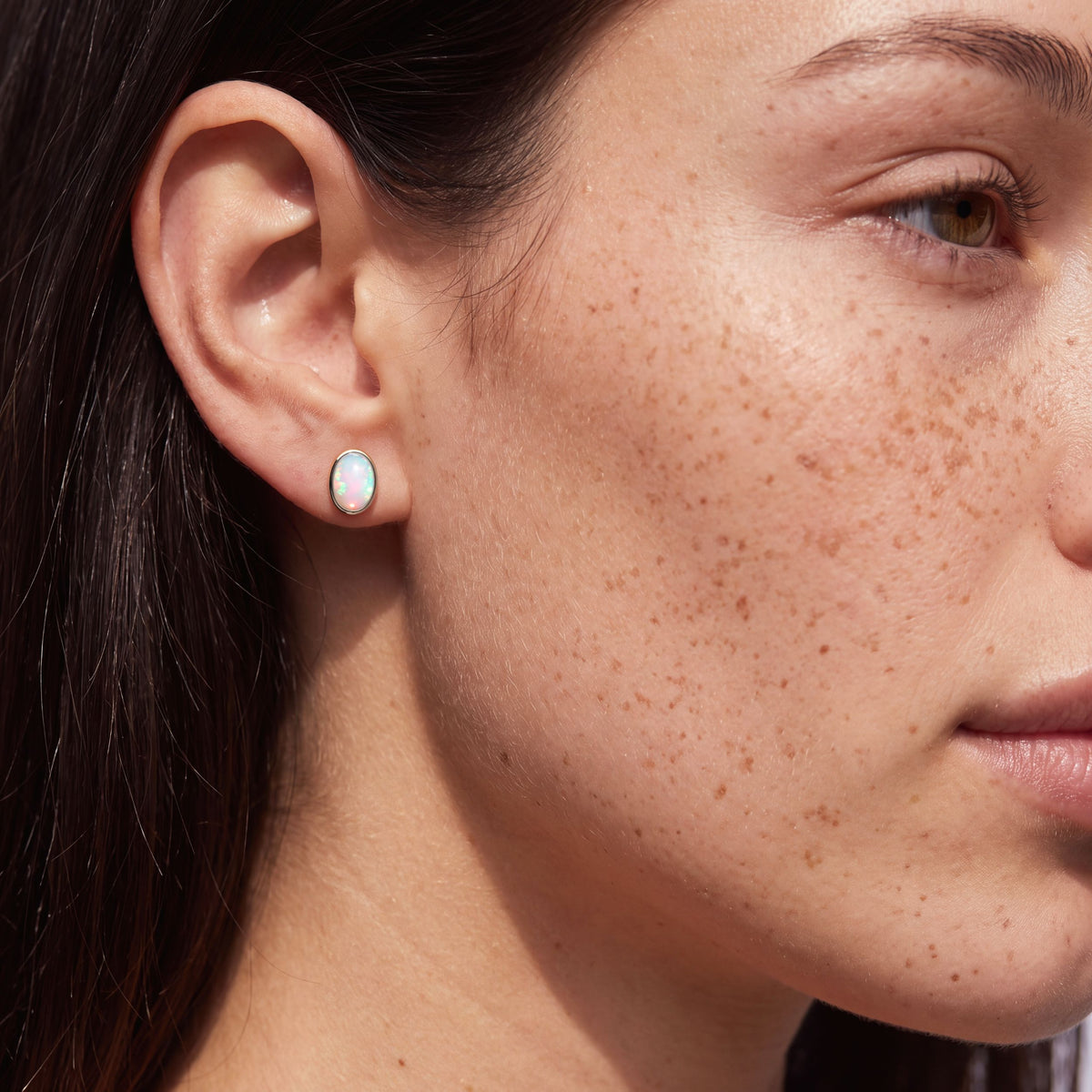 True Flame Oval Earrings White Opal Argento