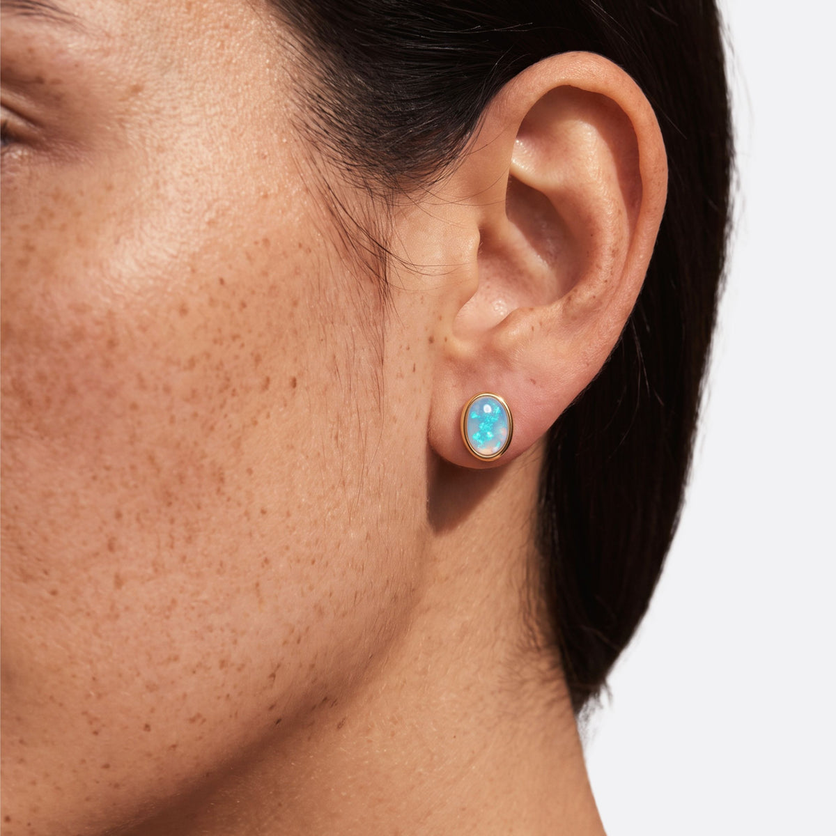 True Flame Oval Earrings Crystal Opal Oro