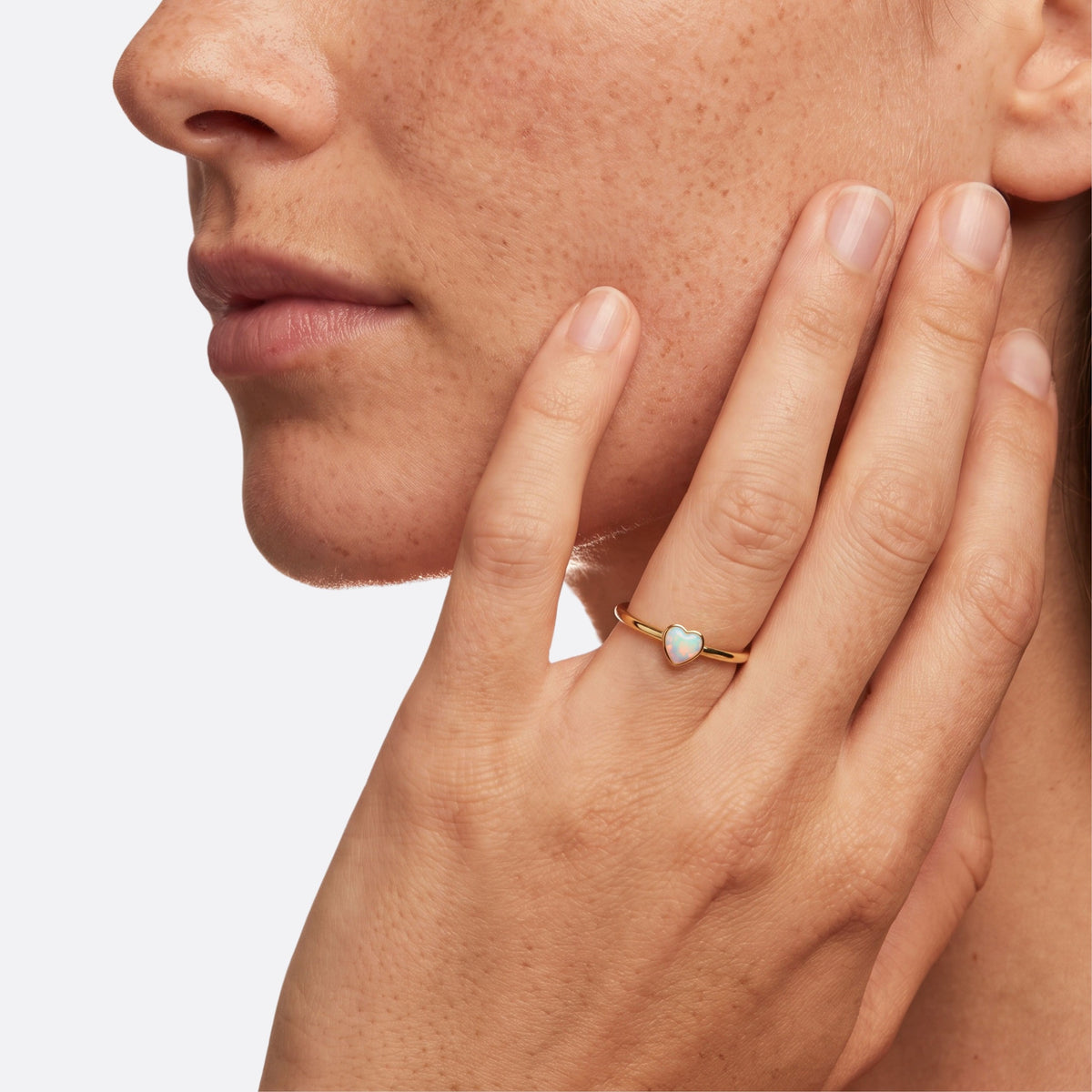 White Opal / Yellow Gold
