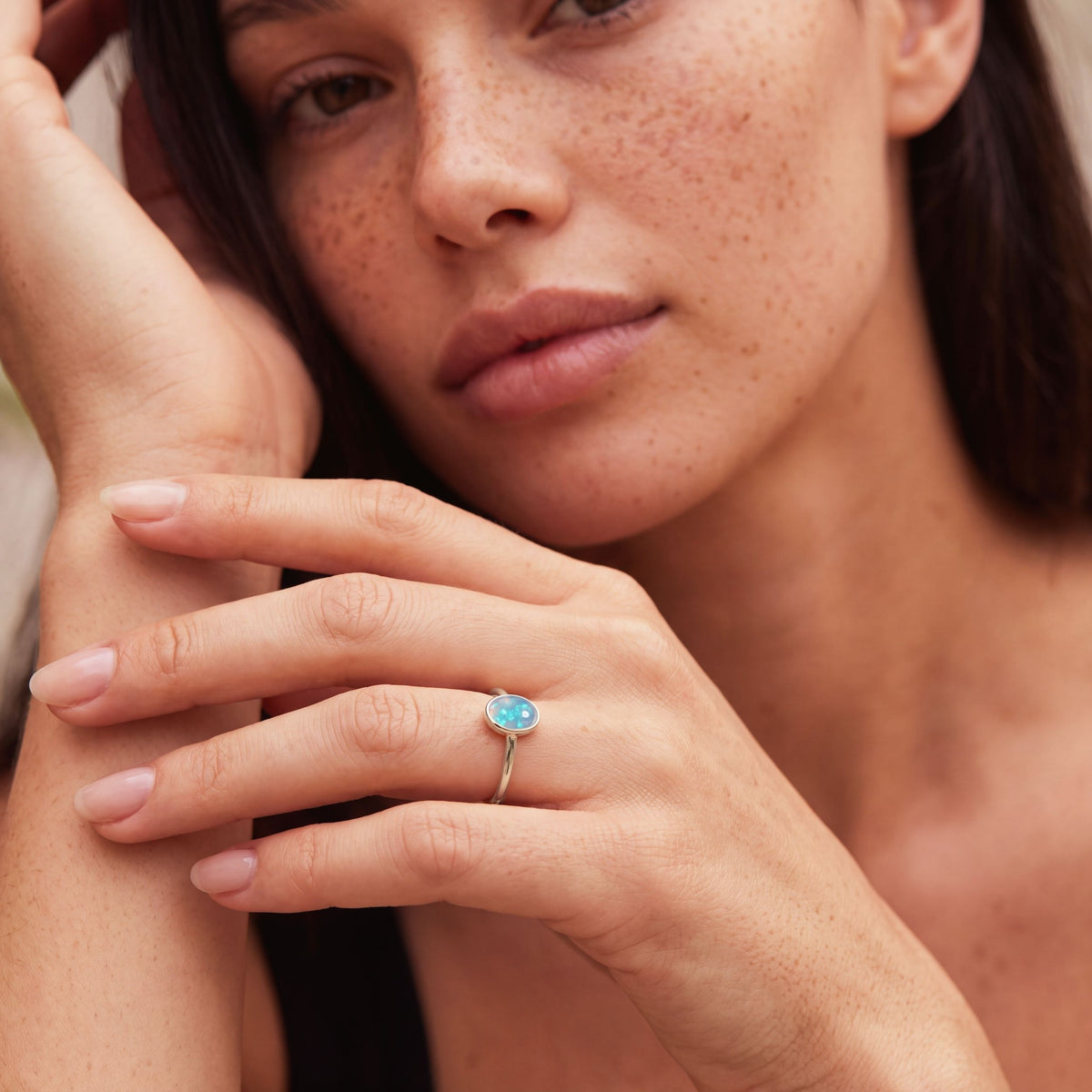 True Flame Oval Ring Crystal Opal Plata