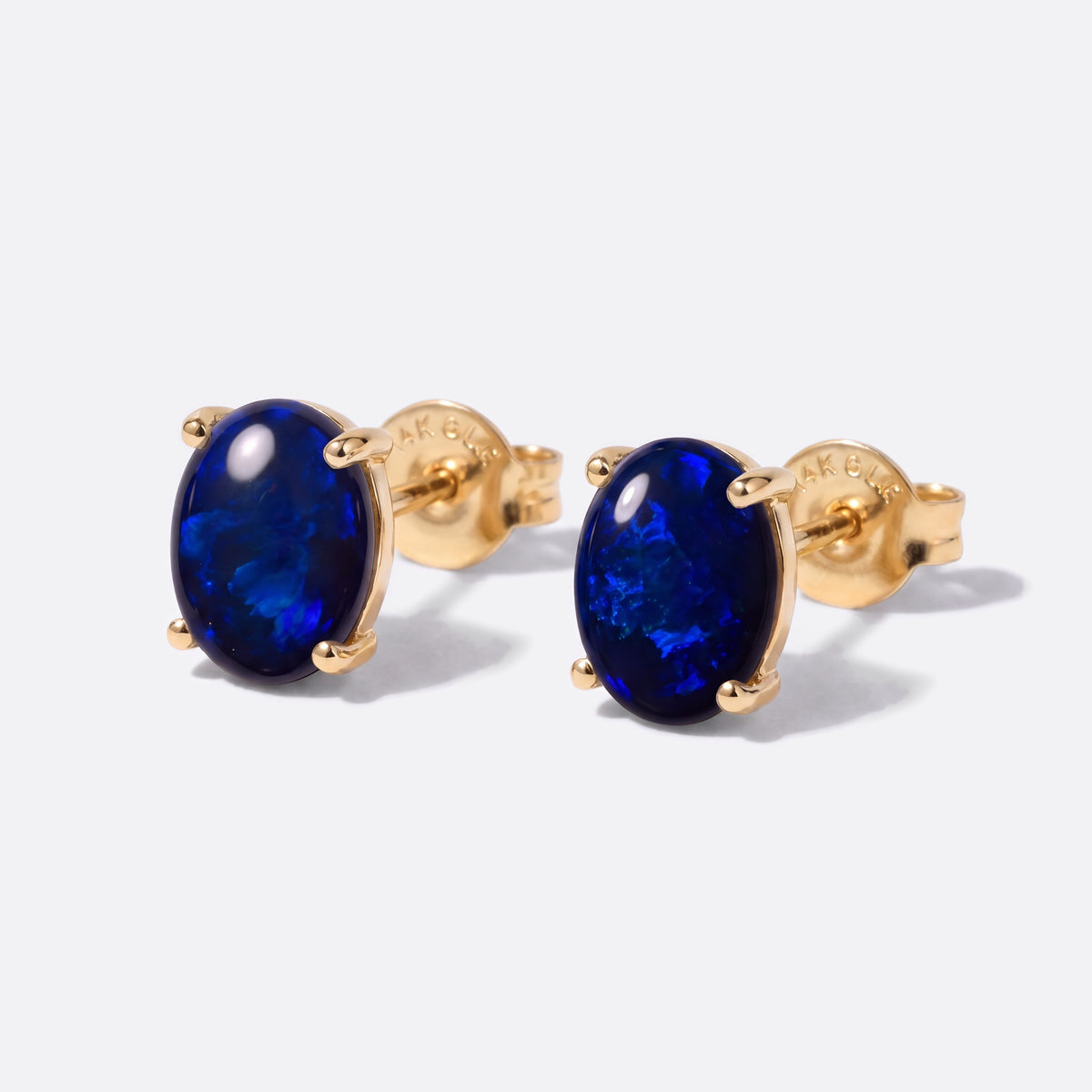 Opal-Ohrstecker 14K Gold, schwarzer Opal, seitlich