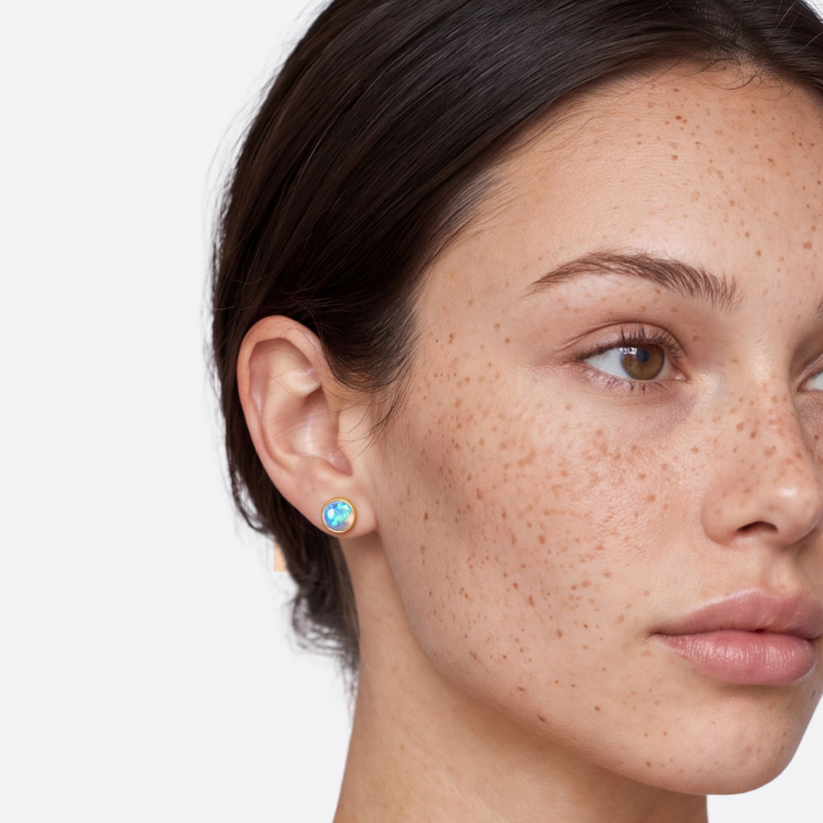 True Flame Round Earrings Crystal Opal Oro